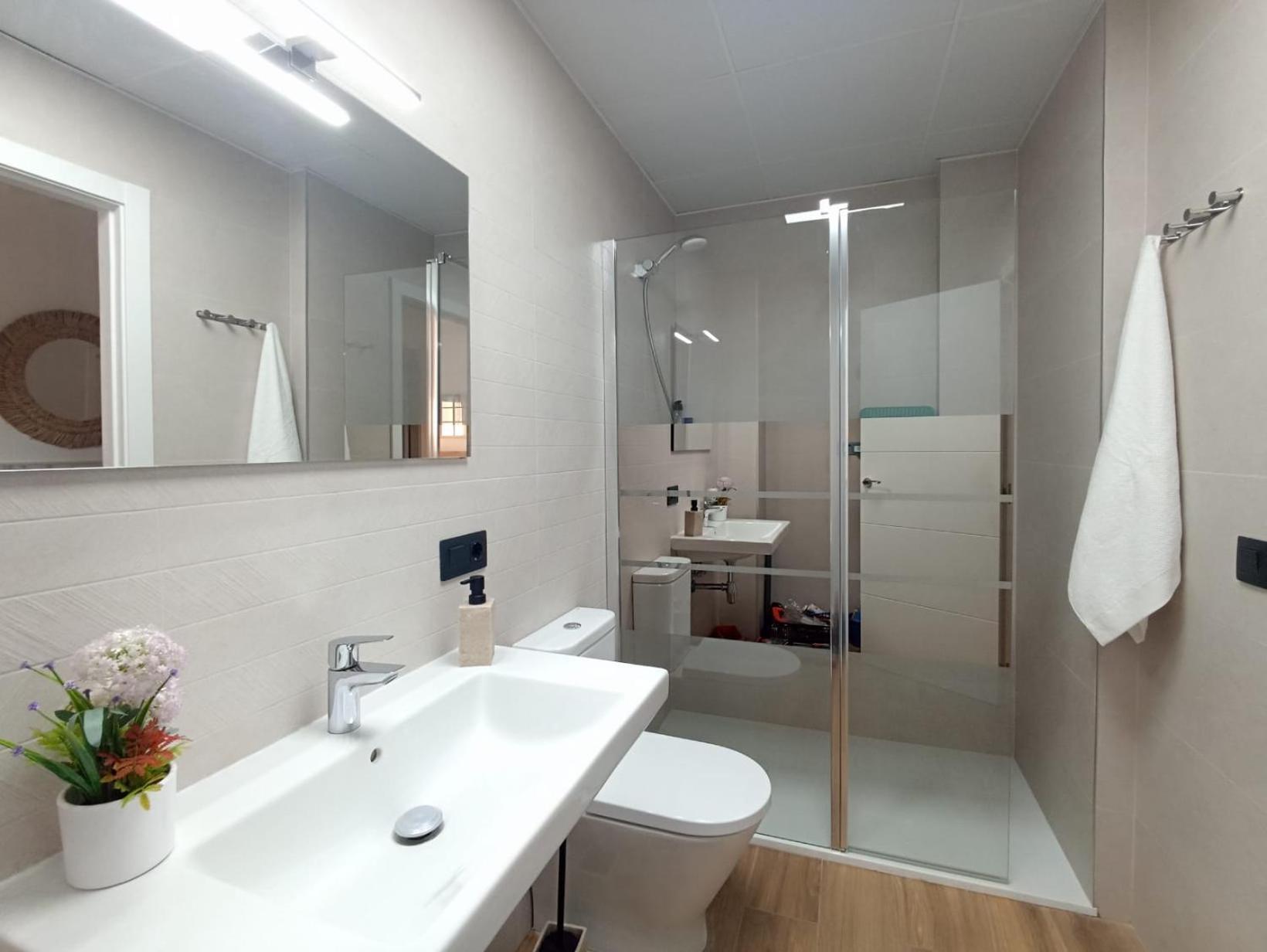 Apartamento Nuevo Centrico Con Aparcamiento Privado Incluido Alcalá de Guadaira Exteriör bild